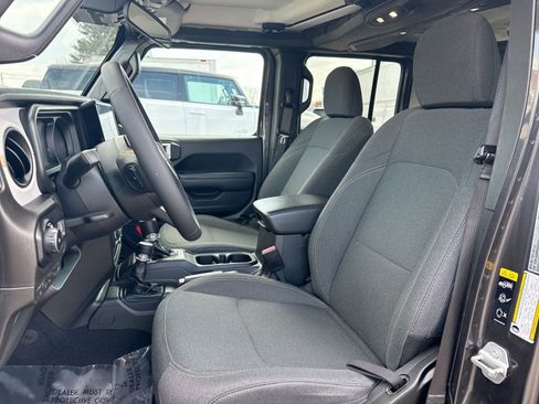 Used 2024 Jeep Wrangler Sport S image 13