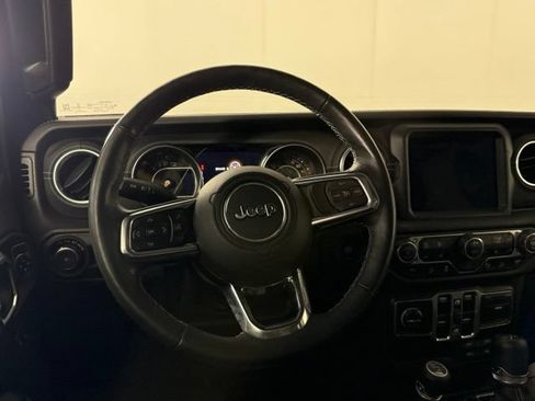 Used 2018 Jeep Wrangler Unlimited Sahara AWD/4WD image 23