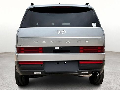 Used 2025 Hyundai Santa Fe SEL FWD image 6