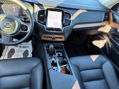 Used 2024 Volvo XC90 T8 Plus image 3