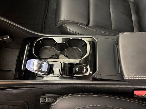 Used 2023 Volvo XC40 B5 Ultimate w/ Protection Package Premier image 30