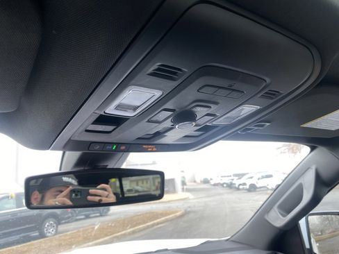 Used 2022 GMC Yukon SLT image 25