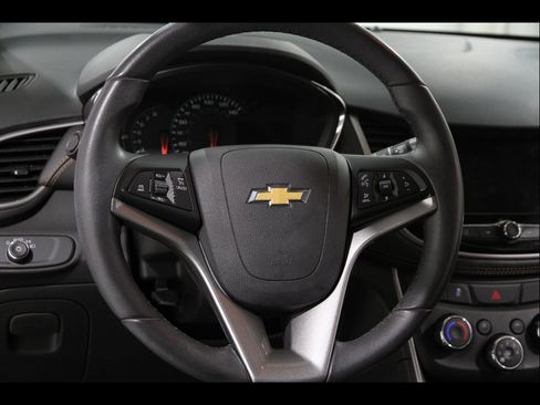 Certified 2022 Chevrolet Trax LT w/ LT Convenience Package AWD/4WD image 7