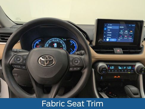 Used 2025 Toyota RAV4 XLE AWD/4WD image 21