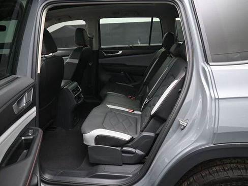 Used 2024 Volkswagen Atlas Peak Edition SE AWD/4WD image 29
