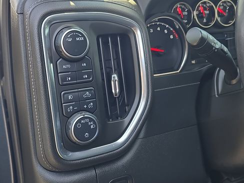 Used 2020 Chevrolet Silverado 1500 RST AWD/4WD image 22