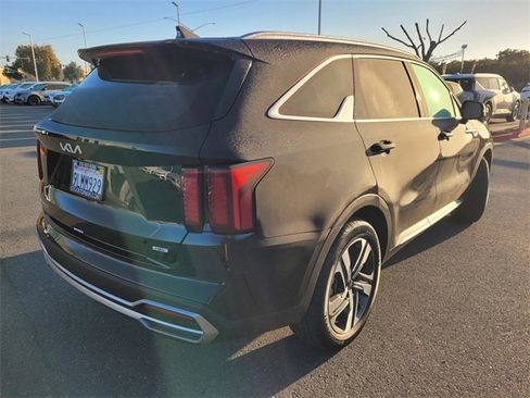 Used 2024 Kia Sorento EX image 4