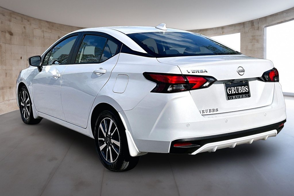 Used 2025 Nissan Versa SV w/ Trunk Package FWD image 14