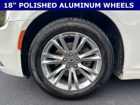 Used 2016 Chrysler 300 C image 7