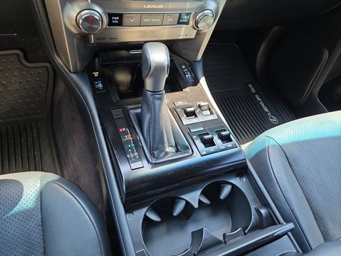 Used 2021 Lexus GX 460 Luxury w/ Sport Design Package AWD/4WD image 22