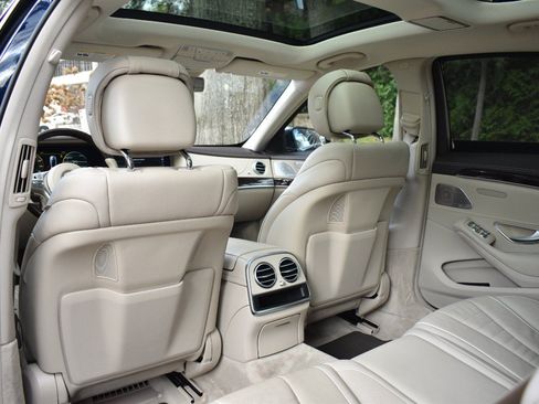 Used 2020 Mercedes-Benz S 560 4MATIC Sedan image 23