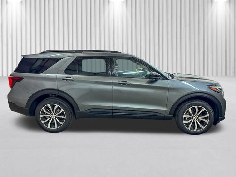New 2026 Ford Explorer ST-Line AWD/4WD image 3