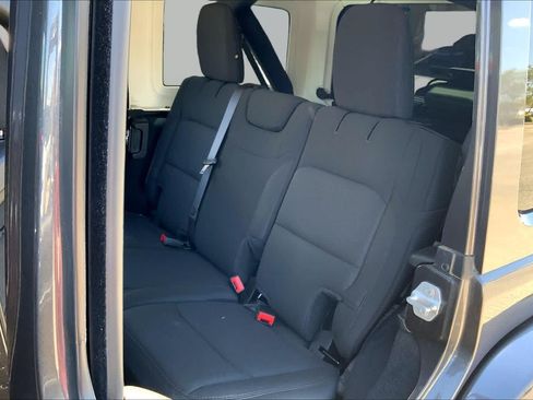 Used 2020 Jeep Wrangler Unlimited Sahara w/ Uconnect 4C Nav & Sound Group AWD/4WD image 19