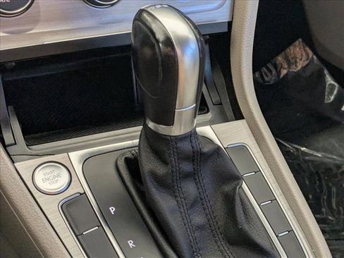 Used 2015 Volkswagen Golf TDI SE image 11