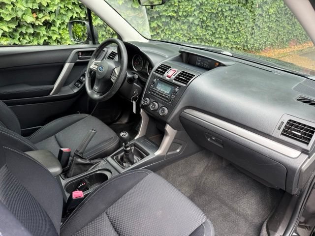Used 2015 Subaru Forester 2.5i AWD/4WD image 14
