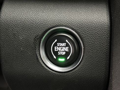 Used 2025 GMC Acadia Elevation FWD image 30