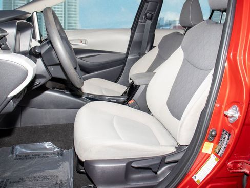 Used 2020 Toyota Corolla LE image 15