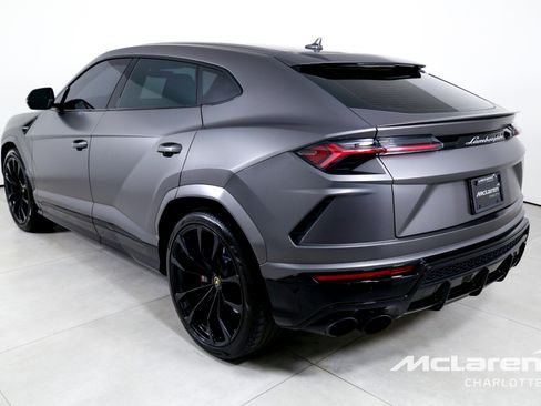Used 2022 Lamborghini Urus AWD/4WD image 6