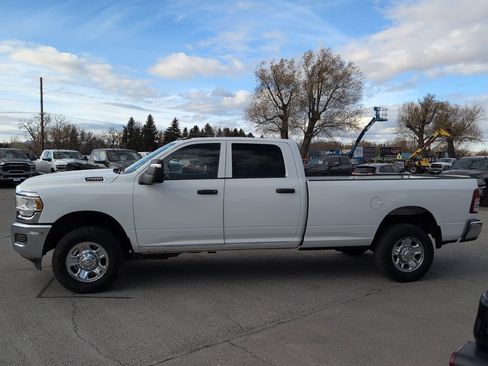 Used 2024 RAM 2500 Tradesman w/ Chrome Appearance Group image 6