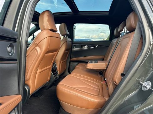 Used 2022 Lincoln Nautilus Reserve w/ Equipment Group 201A image 18