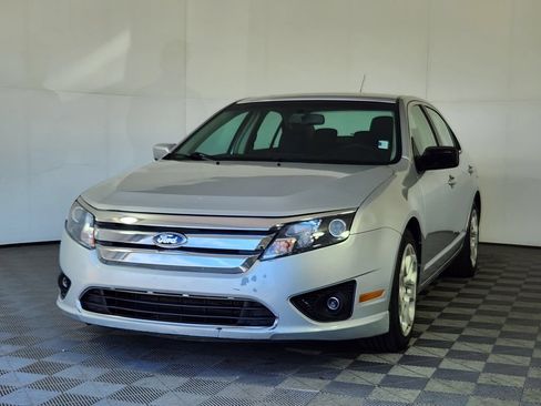 Used 2010 Ford Fusion SE FWD image 3