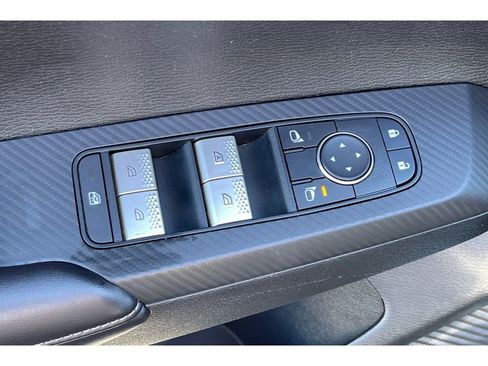 Used 2022 Mitsubishi Outlander ES image 12