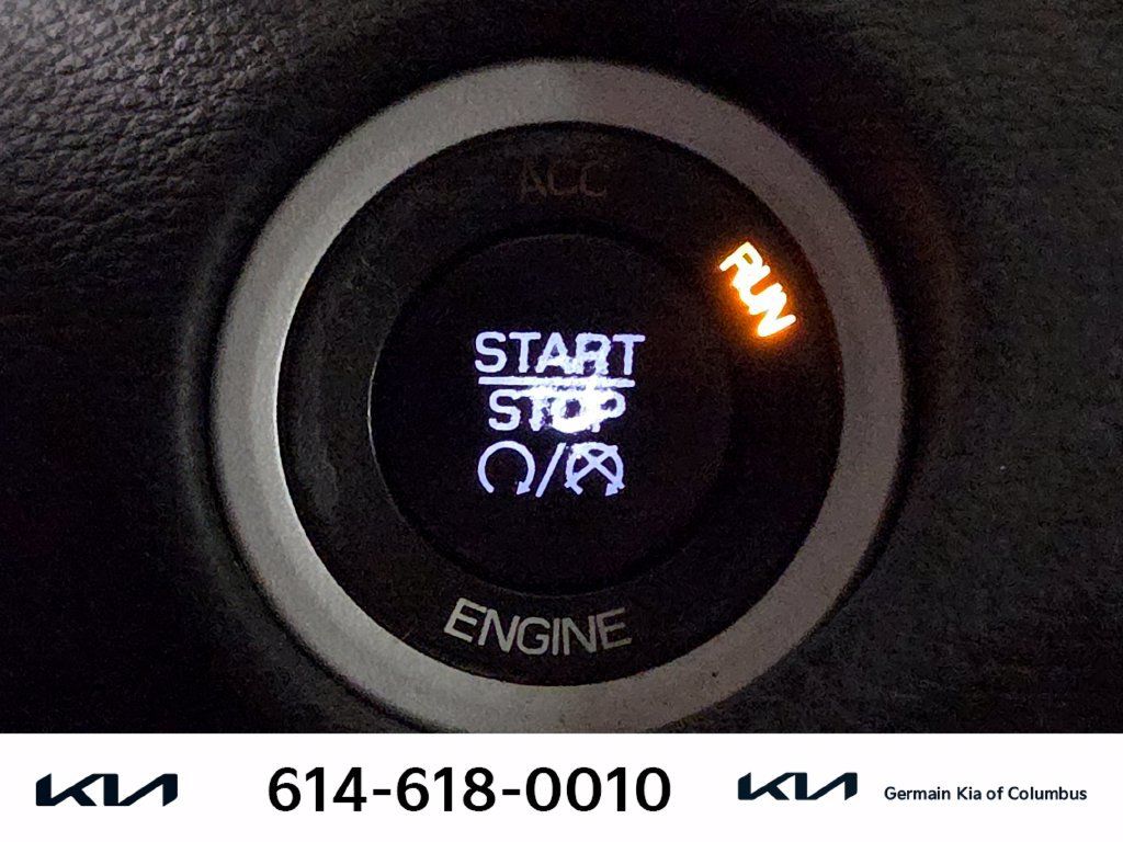 Used 2015 Chrysler 200 Limited FWD image 31