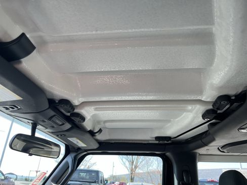Used 2023 Jeep Wrangler Sport AWD/4WD image 15