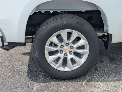 New 2026 Chevrolet Silverado 1500 Custom image 3