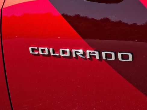 Used 2024 Chevrolet Colorado Z71 AWD/4WD image 29