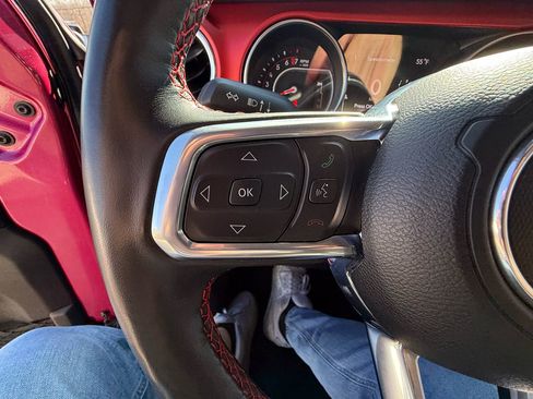 Used 2022 Jeep Wrangler Unlimited Rubicon w/ Xtreme Recon 35" Tire Package image 18