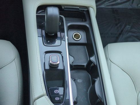 Used 2023 Volvo XC90 B5 Plus w/ Protection Package Premier image 26