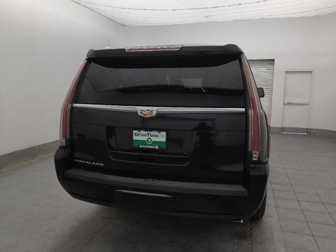 Used 2018 Cadillac Escalade ESV Premium Luxury w/ LPO, Radiant Package RWD image 7