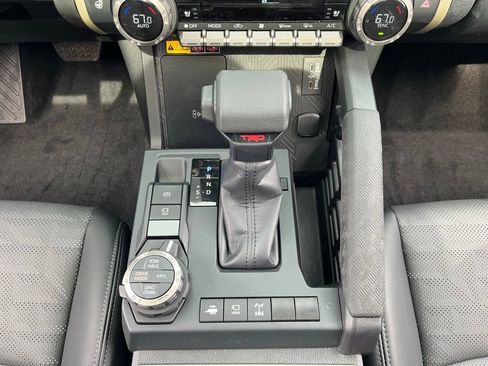 Used 2025 Toyota Tacoma TRD Off-Road w/ TRD Off Road Premium Package AWD/4WD image 36
