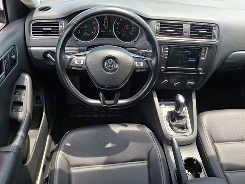 Used 2018 Volkswagen Jetta SE FWD image 11