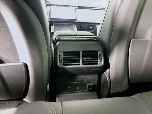 New 2026 Land Rover Range Rover Velar Dynamic SE image 24