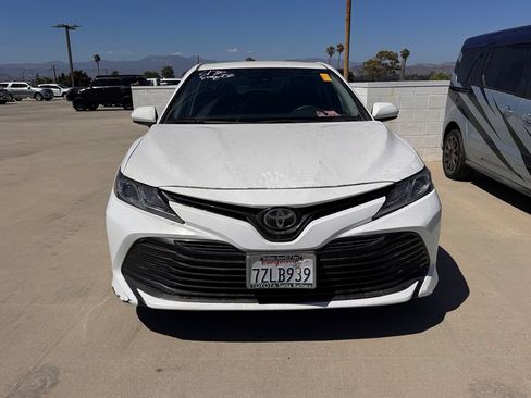 Used 2018 Toyota Camry LE FWD image 2