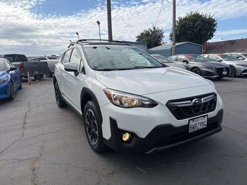 Used 2021 Subaru Crosstrek 2.0i Premium w/ Moonroof Package AWD/4WD image 3