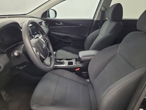 Used 2019 Kia Sorento FWD V6 image 17