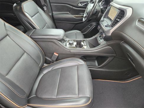 Used 2022 GMC Acadia AT4 w/ Technology Package image 16