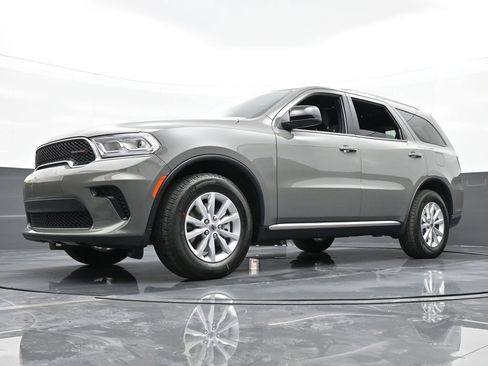Used 2024 Dodge Durango SXT w/ 3rd Row Seating Group image 54