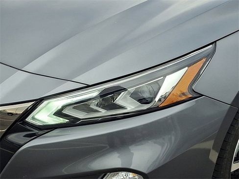 Used 2022 Nissan Altima 2.5 SR image 9