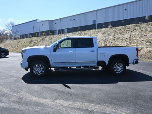 New 2026 Chevrolet Silverado 3500 High Country w/ High Country Premium Package AWD/4WD image 10
