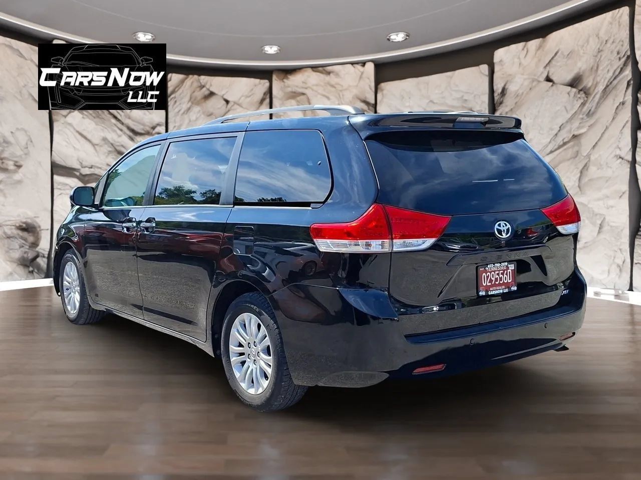Used 2014 Toyota Sienna XLE FWD image 4