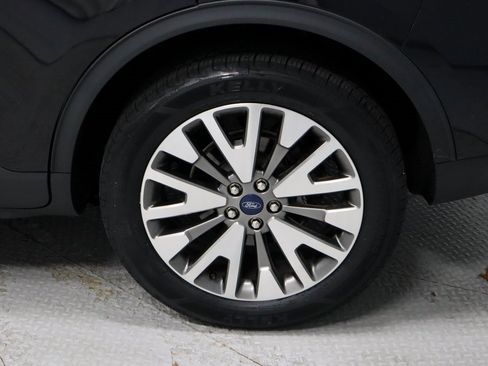 Certified 2022 Ford Escape Titanium w/ Class II Trailer Tow Package image 19