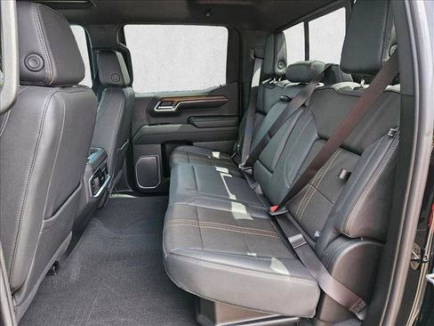 Used 2023 Chevrolet Silverado 1500 High Country w/ High Country Premium Package AWD/4WD image 23