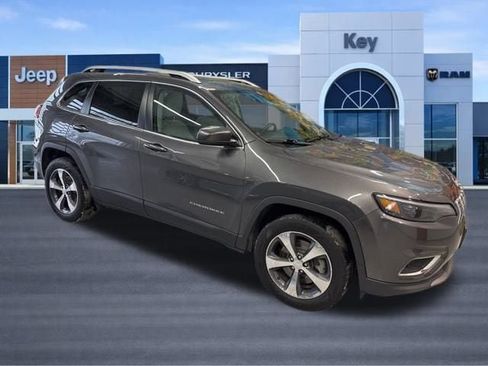 Used 2019 Jeep Cherokee Limited image 9