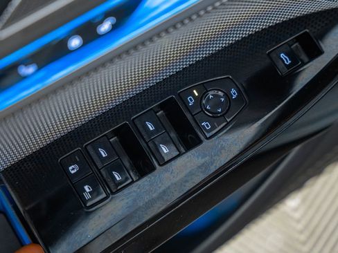 Used 2025 BMW 750e xDrive image 41