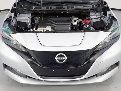 Used 2025 Nissan Leaf S image 7