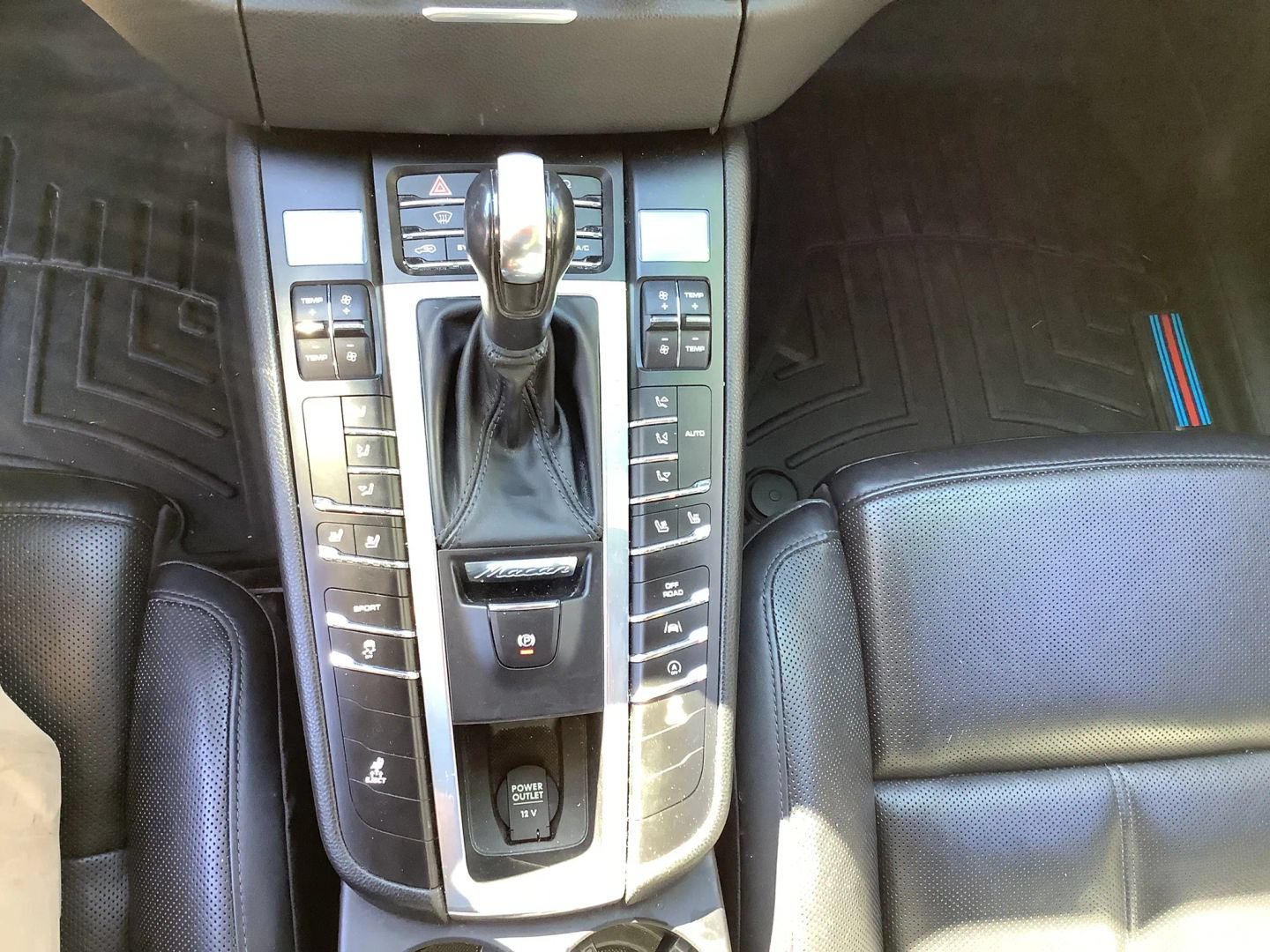 Used 2018 Porsche Macan Sport Edition AWD/4WD image 29